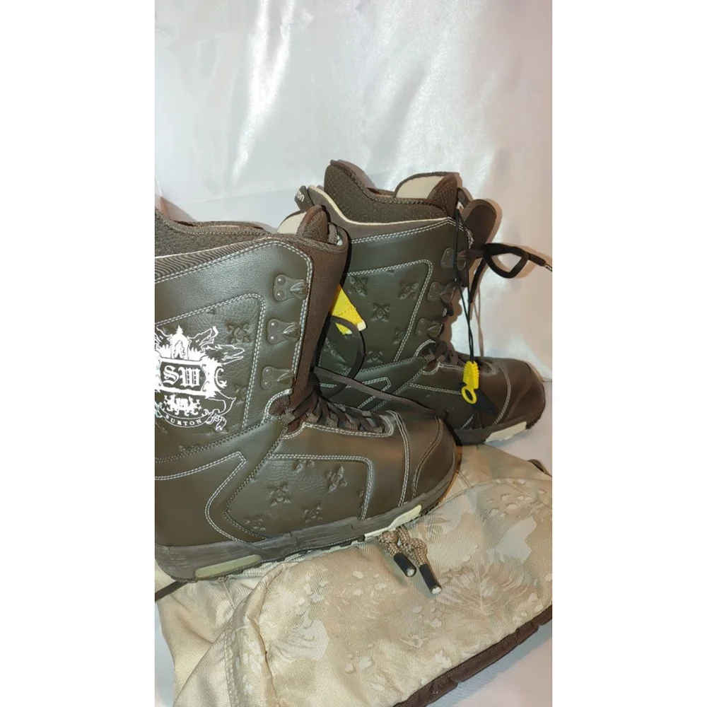 Burton Shaun White Mens Snowboard Boots Size 9.5 & Burton Boot Backpack
